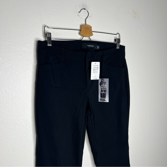 NWT Torrid The Noir Pant Collection Black Slim Flare Pants Size 12 - Picture 6 of 7